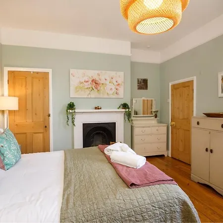 Nyaraló Hot Tub - Pool Table, York