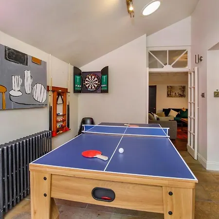 Hot Tub - Pool Table, York