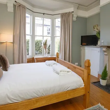 Hot Tub - Pool Table,