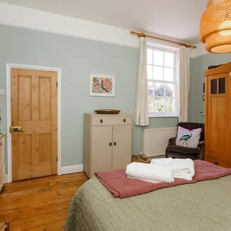 Hot Tub - Pool Table,