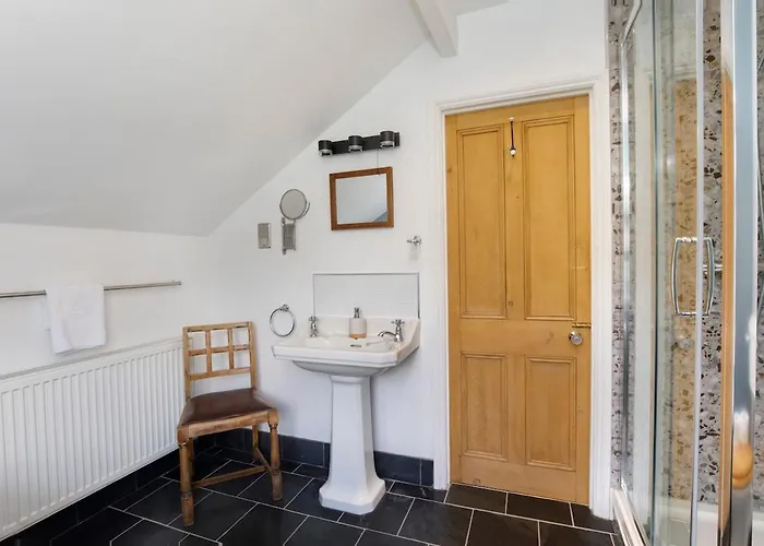 Hot Tub - Pool Table, *