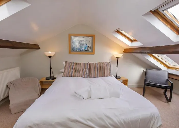 Hot Tub - Pool Table,