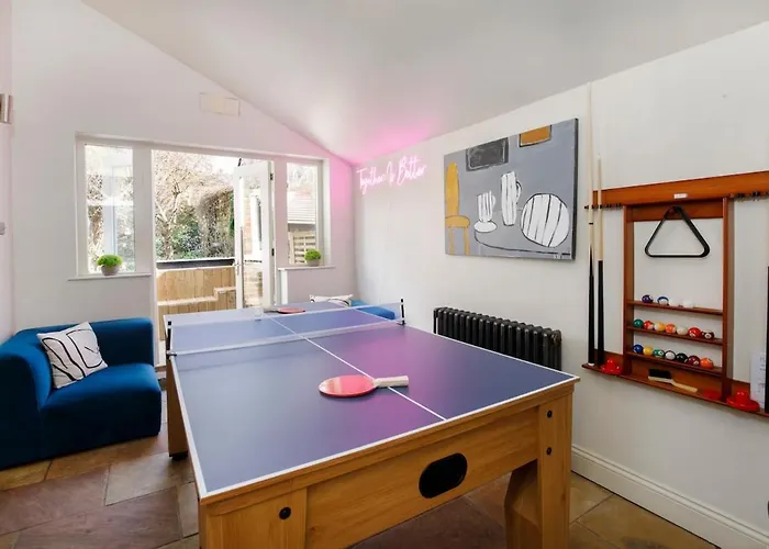 Hot Tub - Pool Table,