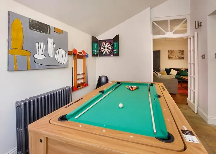 Hot Tub - Pool Table, *